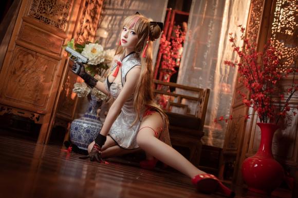 微博网红高颜值coser-shika小鹿鹿  第1张